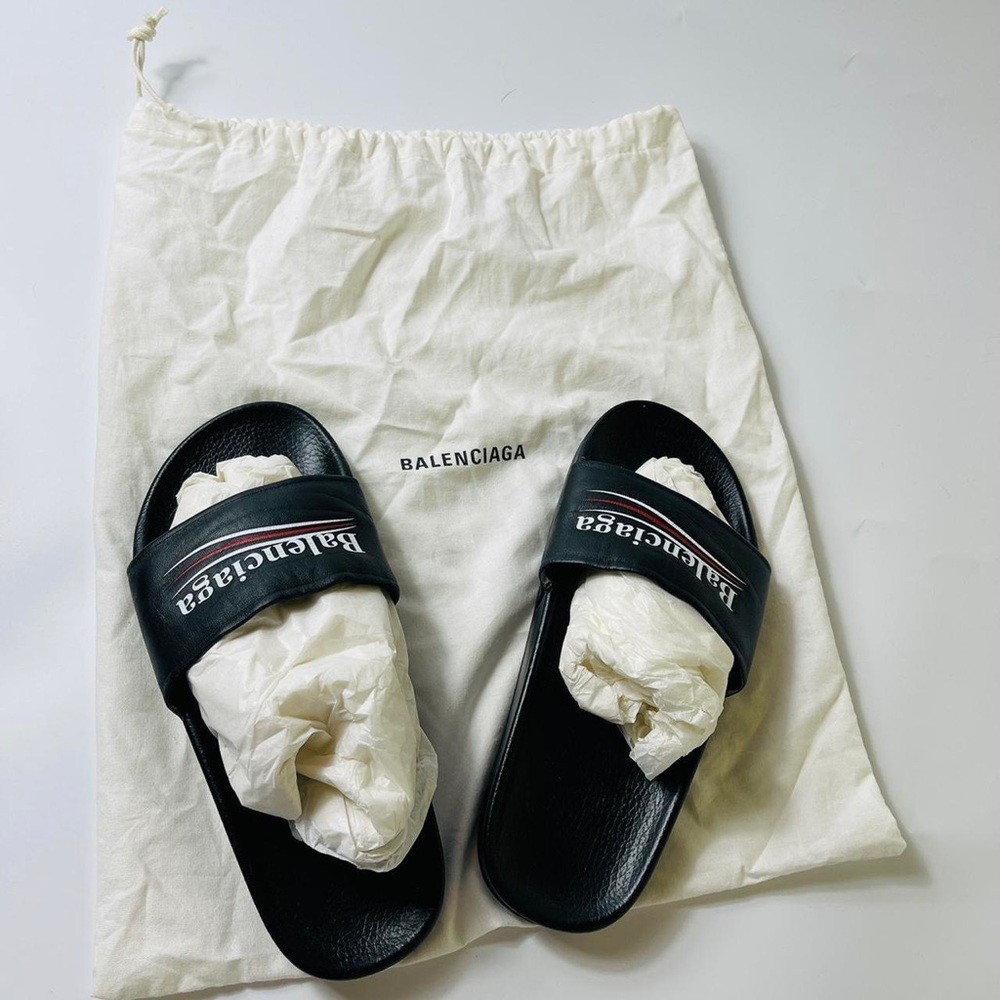 Balenciaga slides size 39